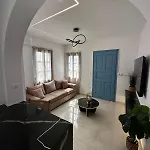 Vision - 300m From Apartment